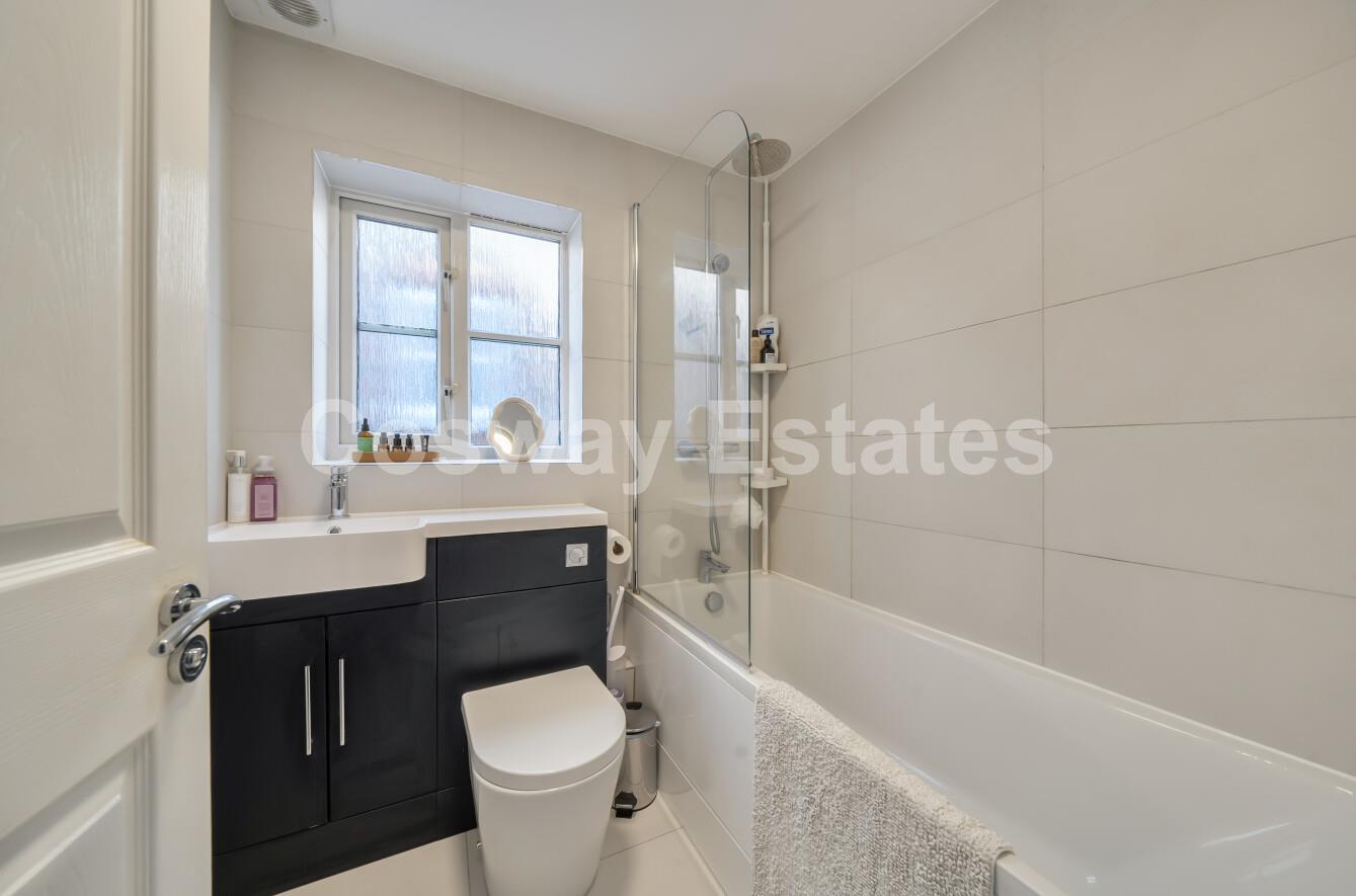 Earl Close, N11, London
